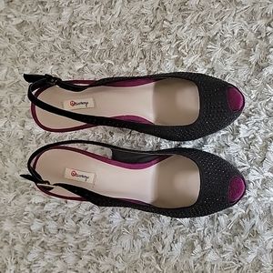 Size 7 lsenboye black, teal and purple heels with sequins